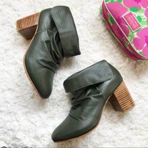 ELF: Handmade Green Velvet Moon Foldover Boots 8